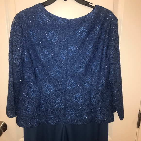 Mother of the Bride Dress - Picture 3 of 10